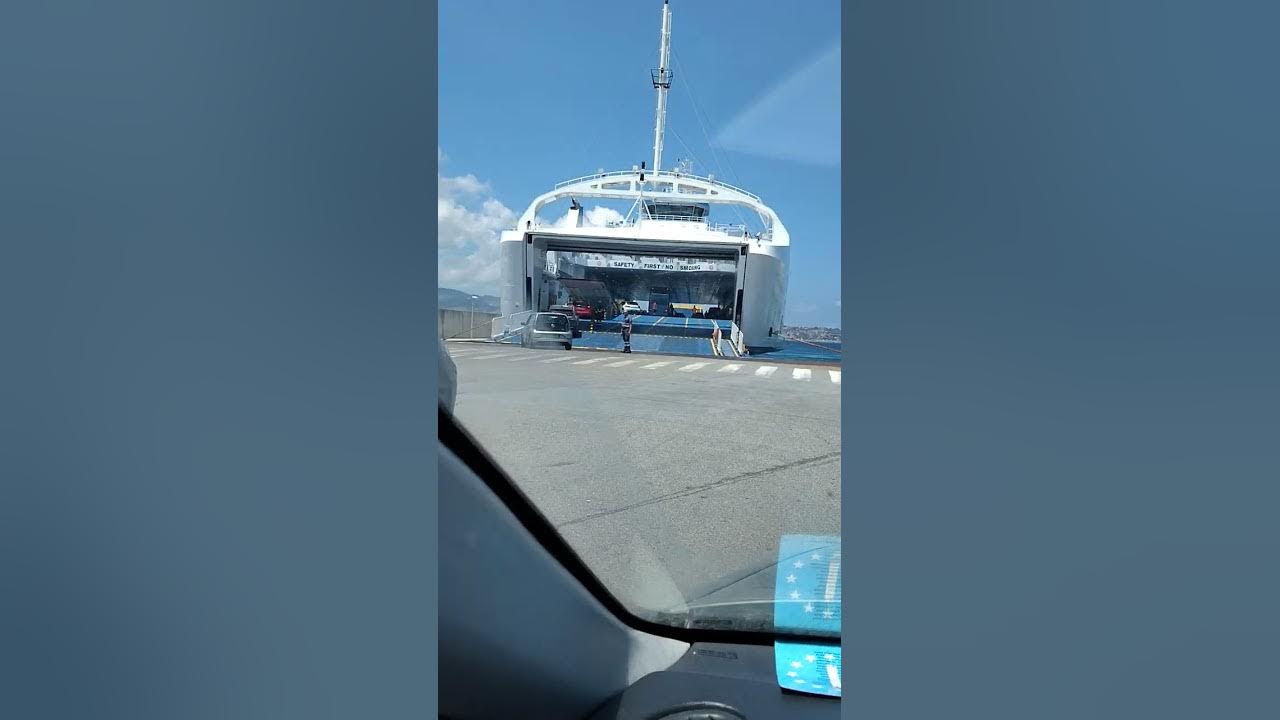 Traghetti stretto di Messina strada e imbarco al porto Villa San Giovanni Roby e Patty Calabria