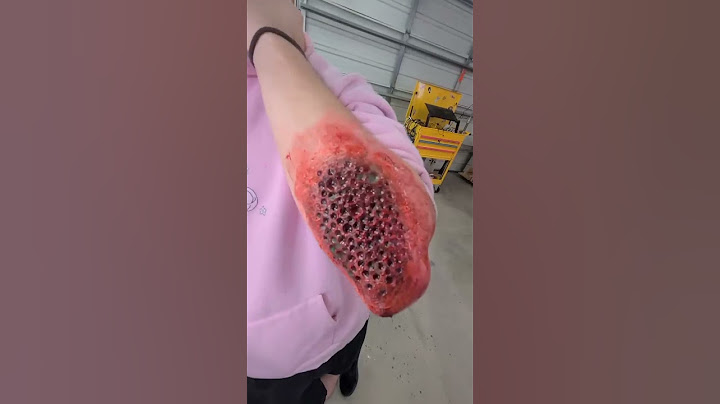 FAKE BLOOD! SPOOKY SFX HALLOWEEN MAKEUP!! #shorts