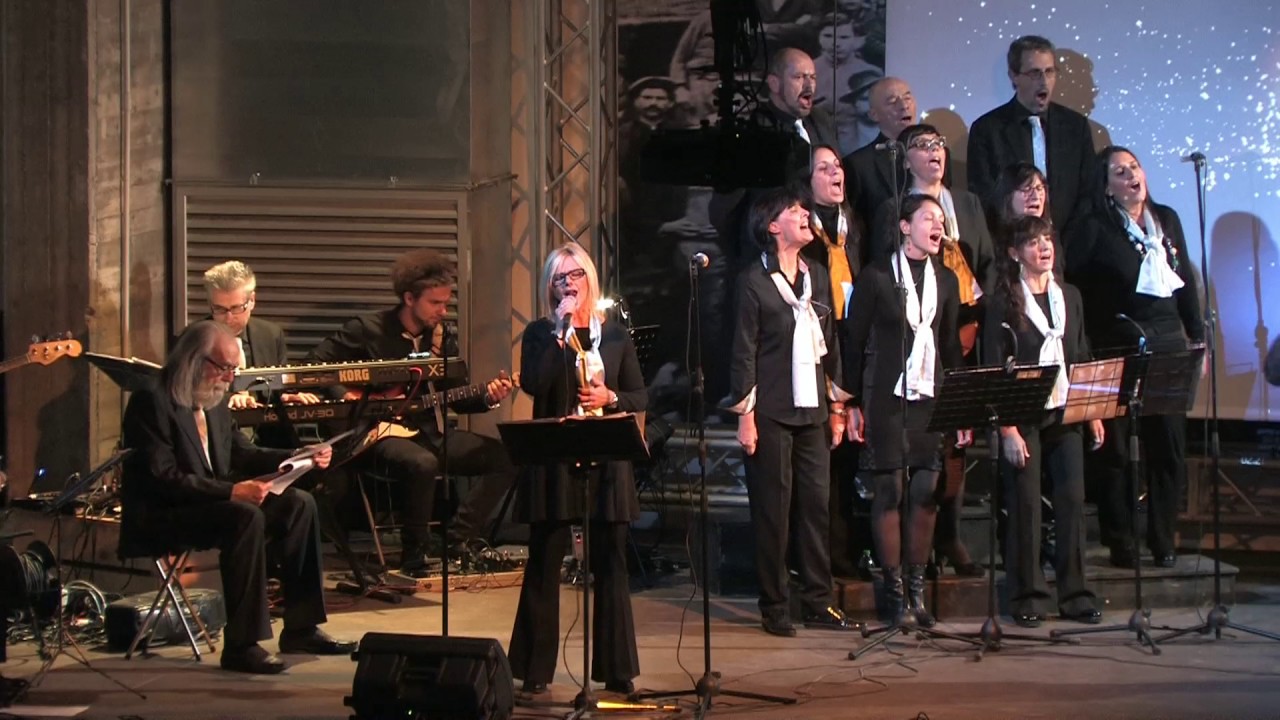 Corale San Bartolomeo - Ponzano Magra  -Holy is the lamb