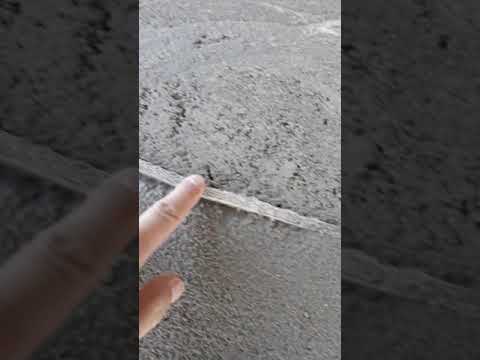 Демпферная в стяжке пола