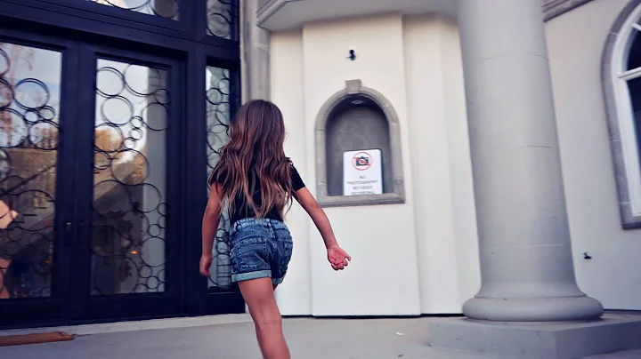 Willow's 1st Time at the Team 10 HOUSE!