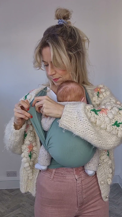 The Best Baby Sling? Izmi Breeze Baby Wrap! Leave it on, pop them in ✅️ IzmiBaby.com