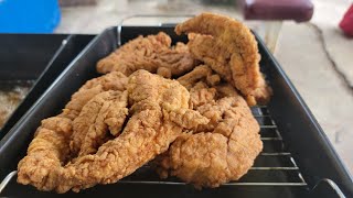 Ray Mack&#39;s Kitchen and Grill is going live! Cookin EASY Fried Chicken