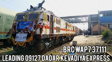 09127 DADAR KEVADIYA EXPRESS ON IT