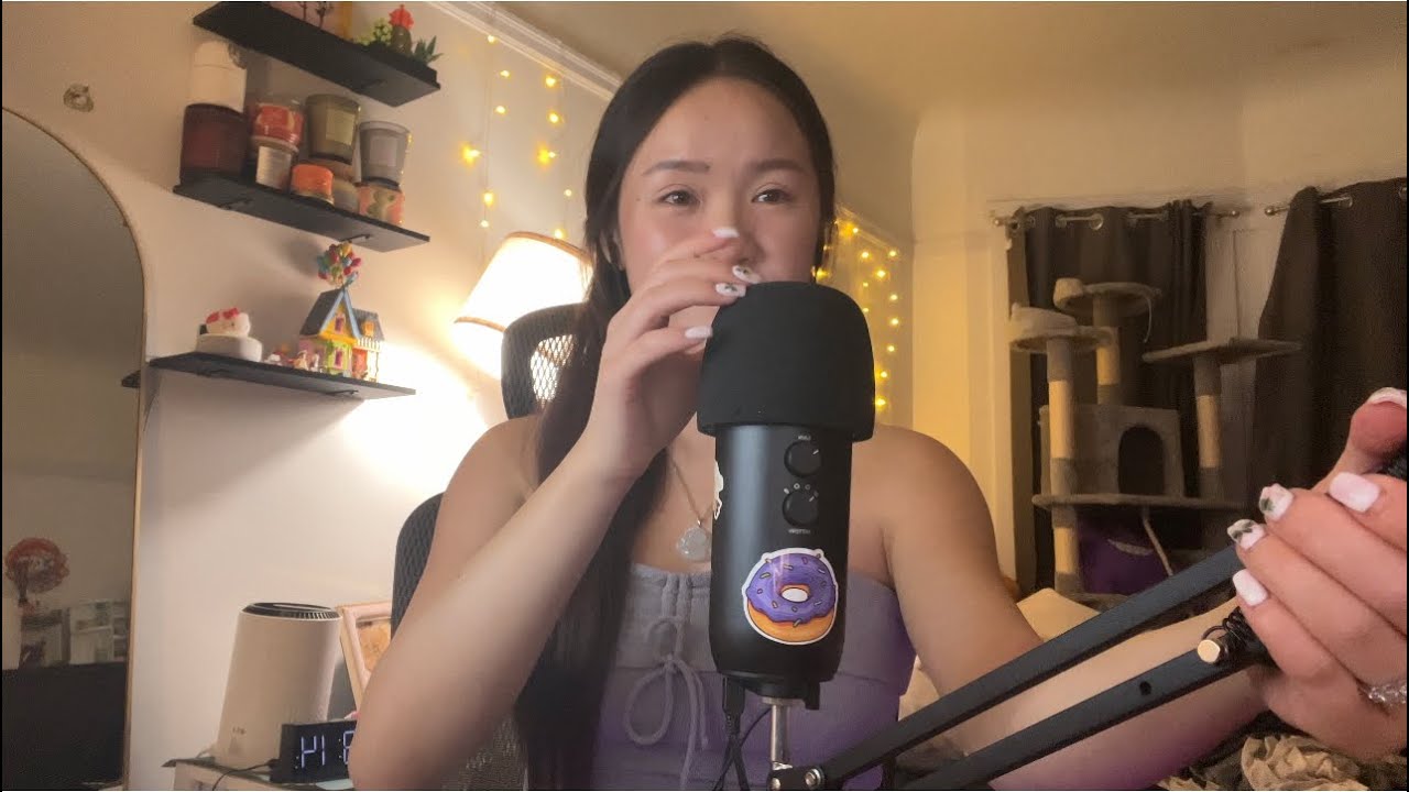 ASMR mic scratching and tapping and nail taps (w/ and w/o mic cover ...
