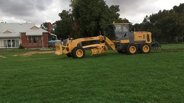 PY220 Grader 220hp $125,000   Mountain Raise Machinery