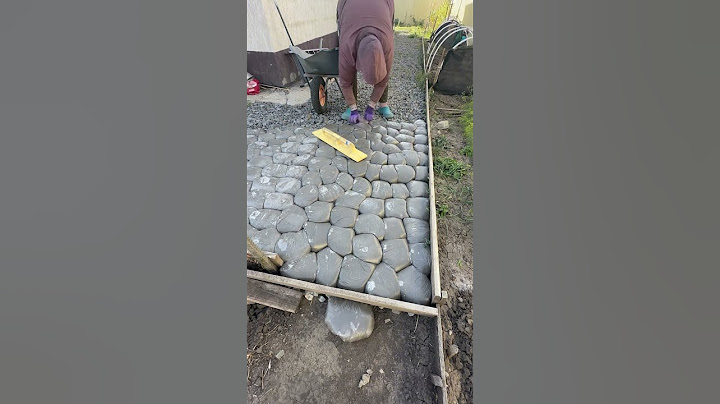 Это самые крепкие и самые бюджетные дорожки - брусчатки. В 10 раз дешевле плитки. Для меня находка!