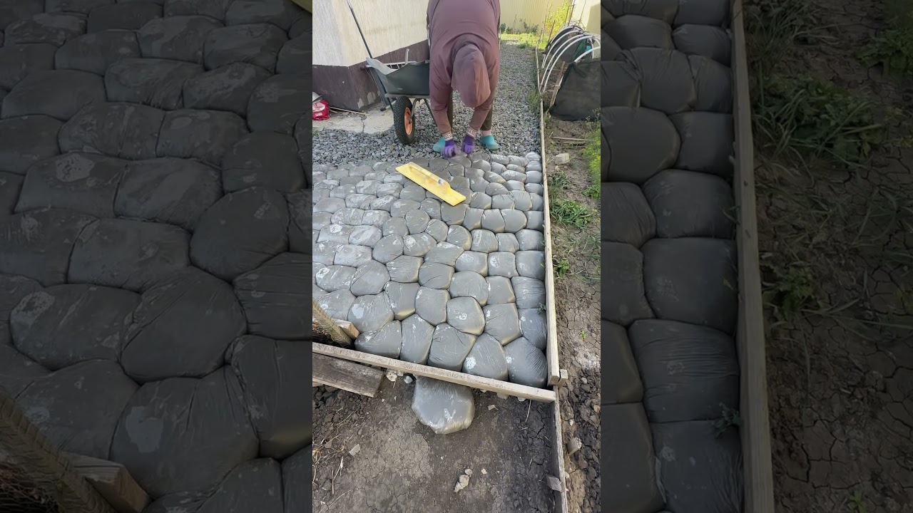 Это самые крепкие и самые бюджетные дорожки - брусчатки. В 10 раз дешевле плитки. Для меня находка!