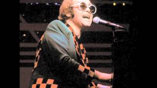 Download Lagu Elton John - Chameleon Live 1975 Wembley MP3