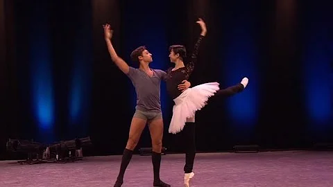 Insights into Kenneth MacMillan's Anastasia (The R...