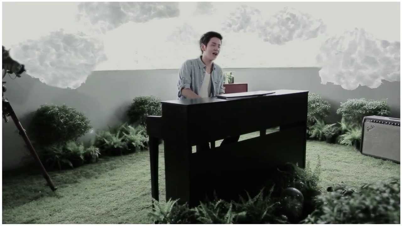 โลกที่มีเธอ - โต๋ ศักดิ์สิทธิ์ [Official Music Video]