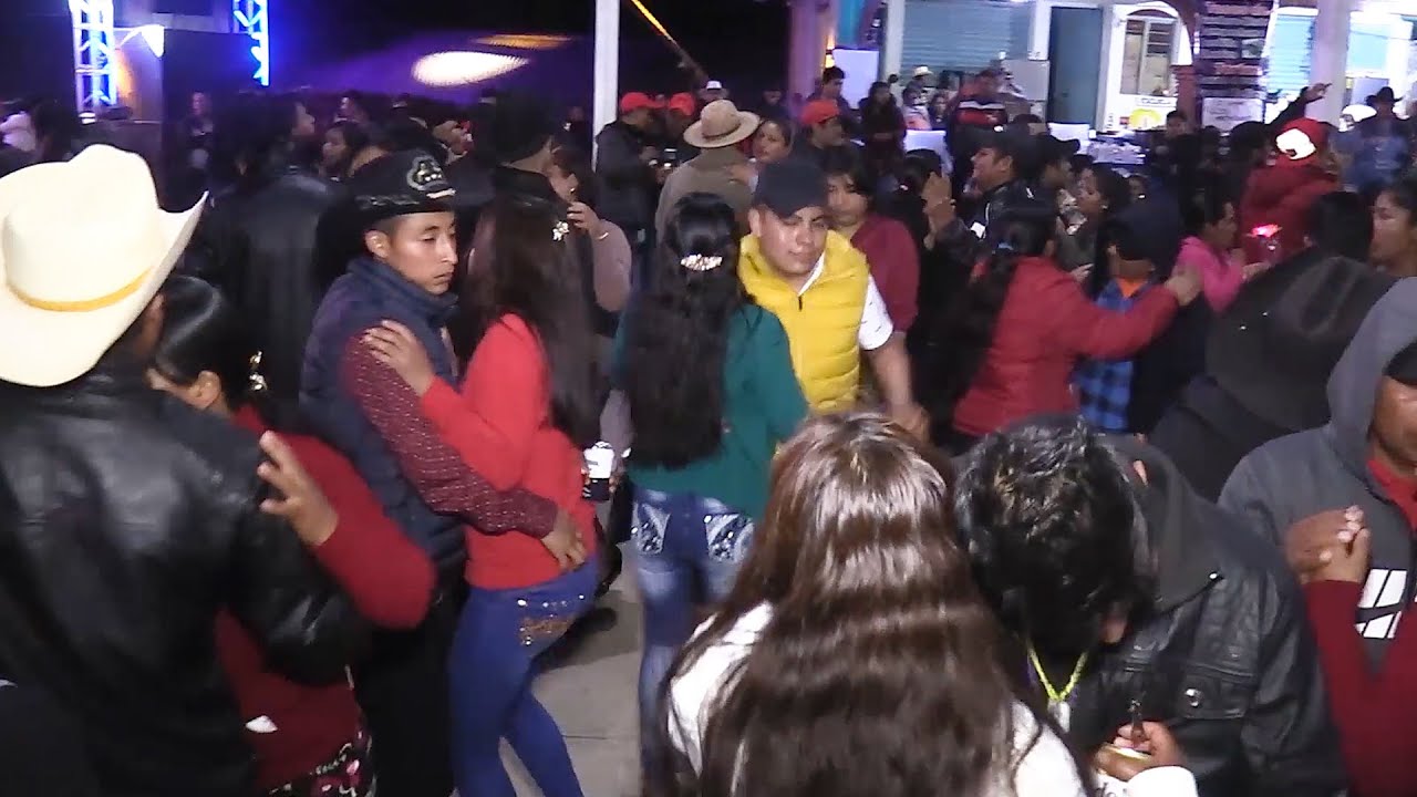 Sangre Felina en el baile de Matagallinas Ayutla Mixe - tercera  parte