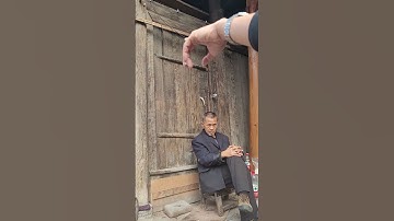 Chợ người Miêu Tộc tại Trương Gia Giới ( bán thịt rừng và nông sản )