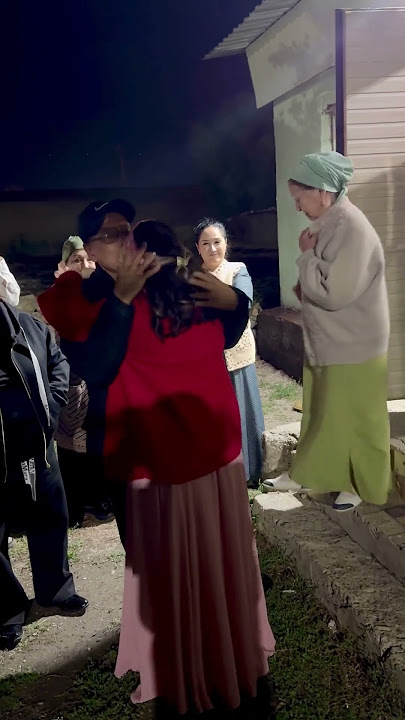 Қыздардың үйдегі жалаңаш суреттері Оны есекке жабыстырған қыздың суреті