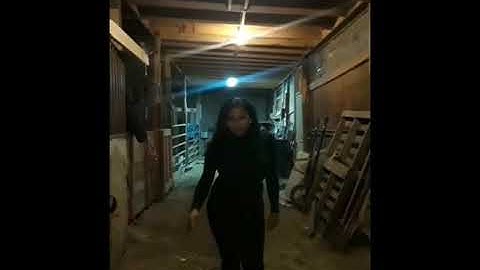 How To Walk Like A Model: How to Walk in Flats with Teresa J Alvarez