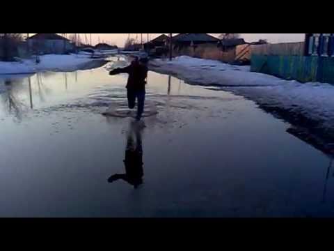 Скачать Песню-Дождик Капает По Лужам