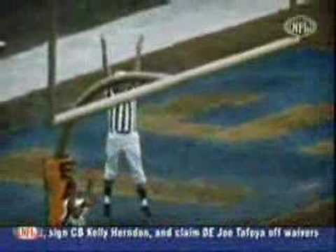 63 yard field goal by kicker Tom Dempsey (NFL Reco...