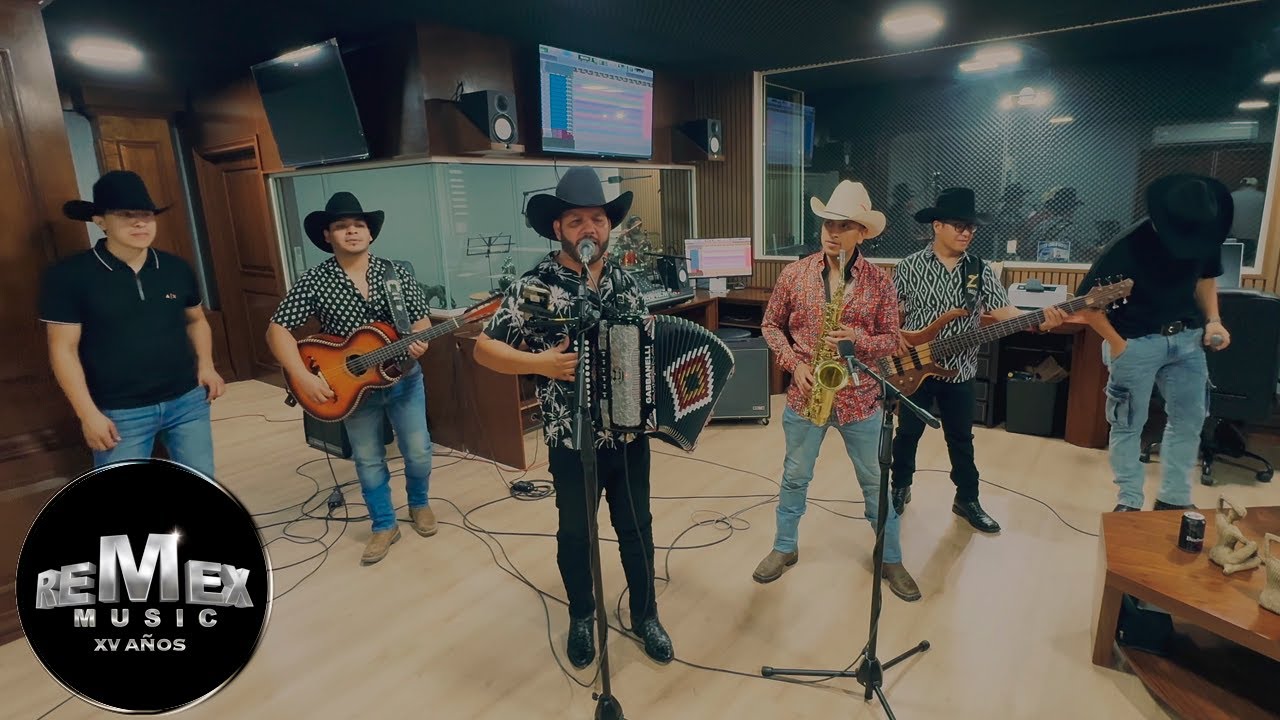 Kikin y Los Astros - Presiento Que Voy A Llorar En Vivo (Video Oficial)