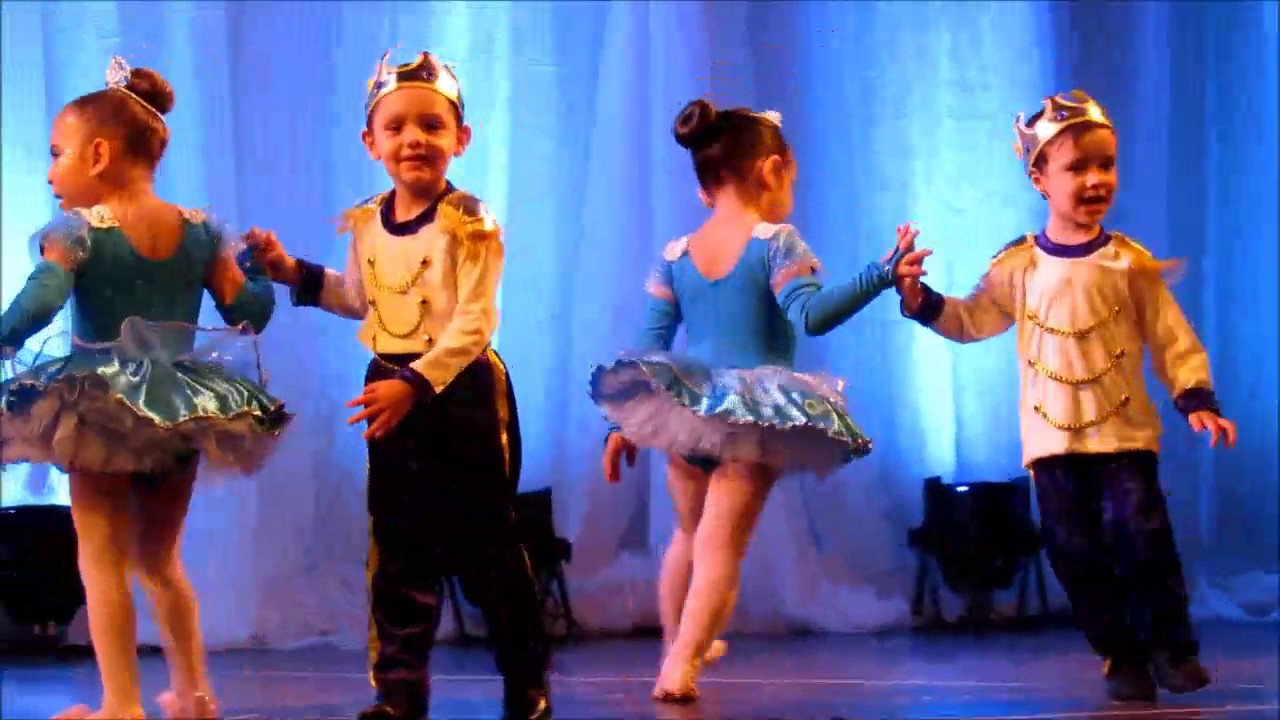 APRESENTAÇÃO DE BALLET VALENTINA MARIA - YouTube