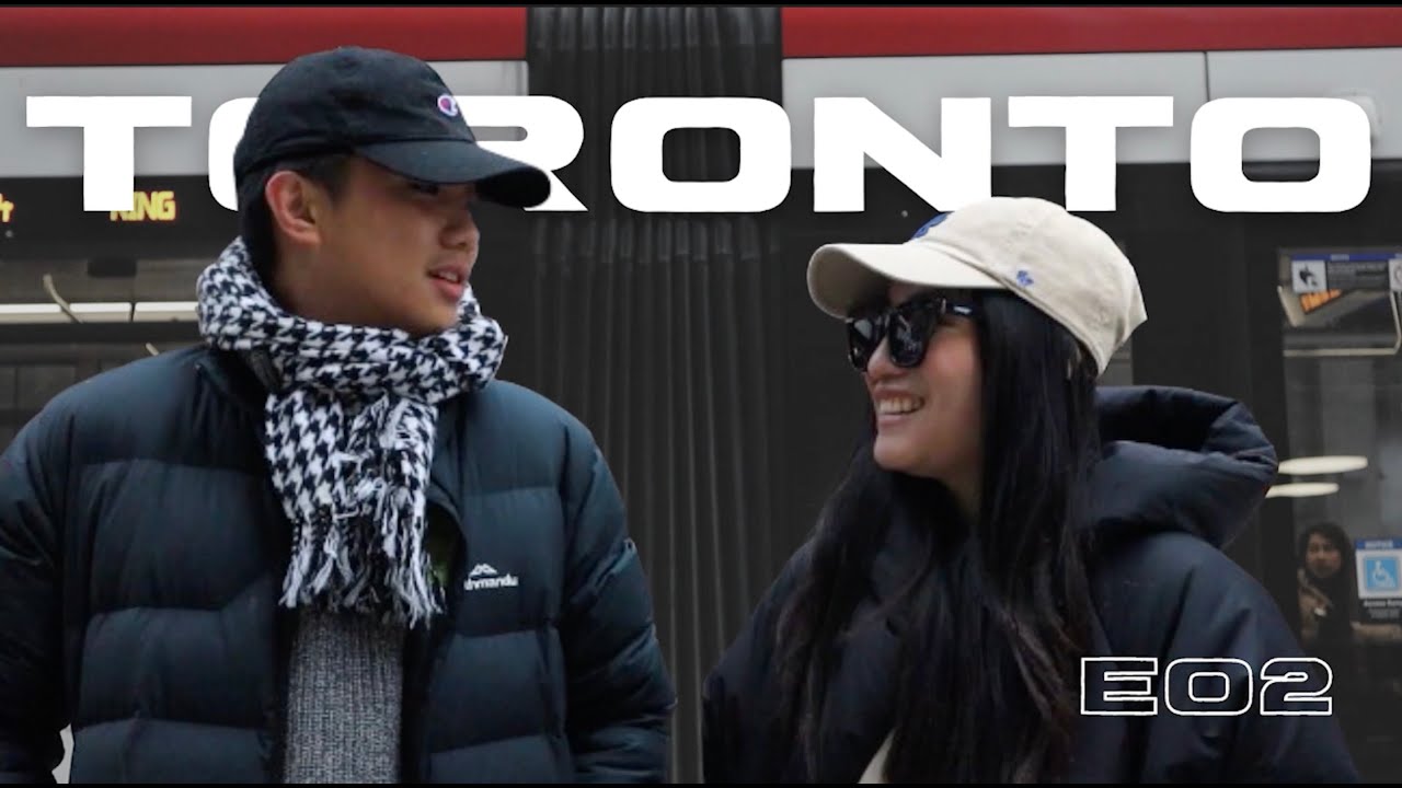 Downtown Toronto - Yonge Dundas Square - YouTube