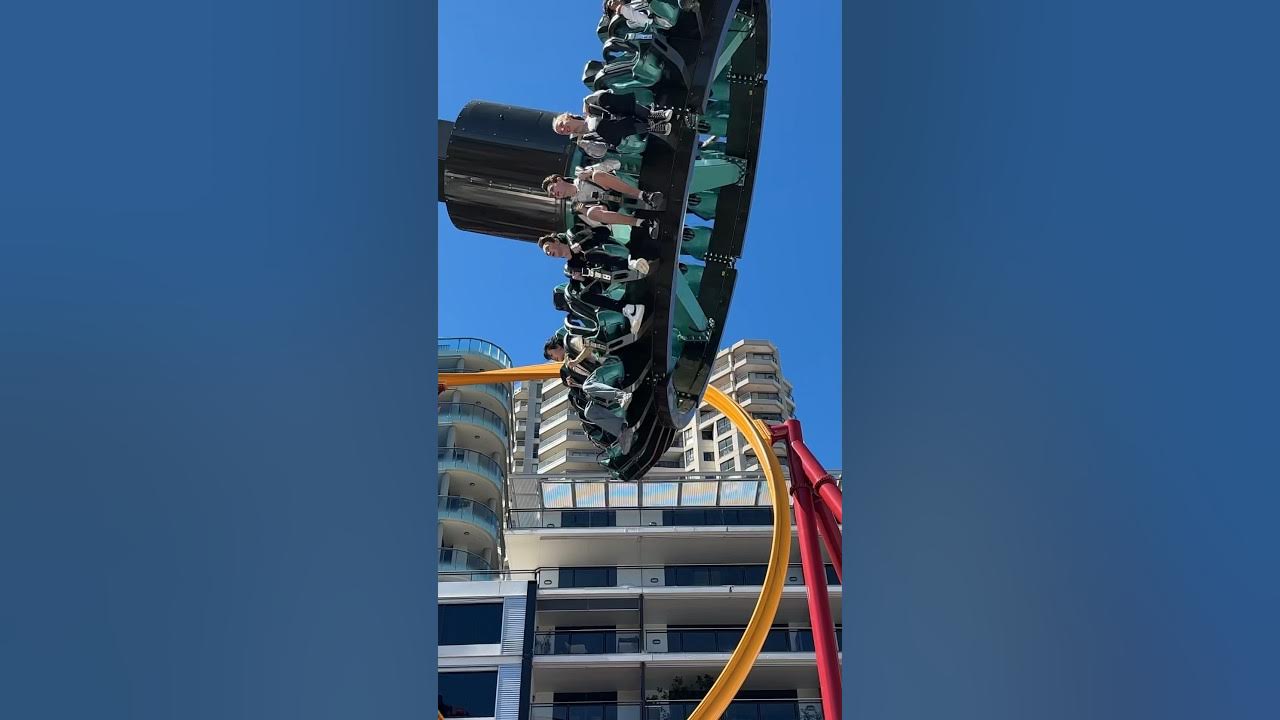 Sledge hammer & Big Dipper Luna park Sydney themepark rides 