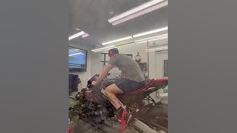 APRILIA RSV4 1100 STOCK1 MM RACE RUN IN ON DYNO. AND TEST!SIMON WALTERS’S OFFICIAL VIDEO