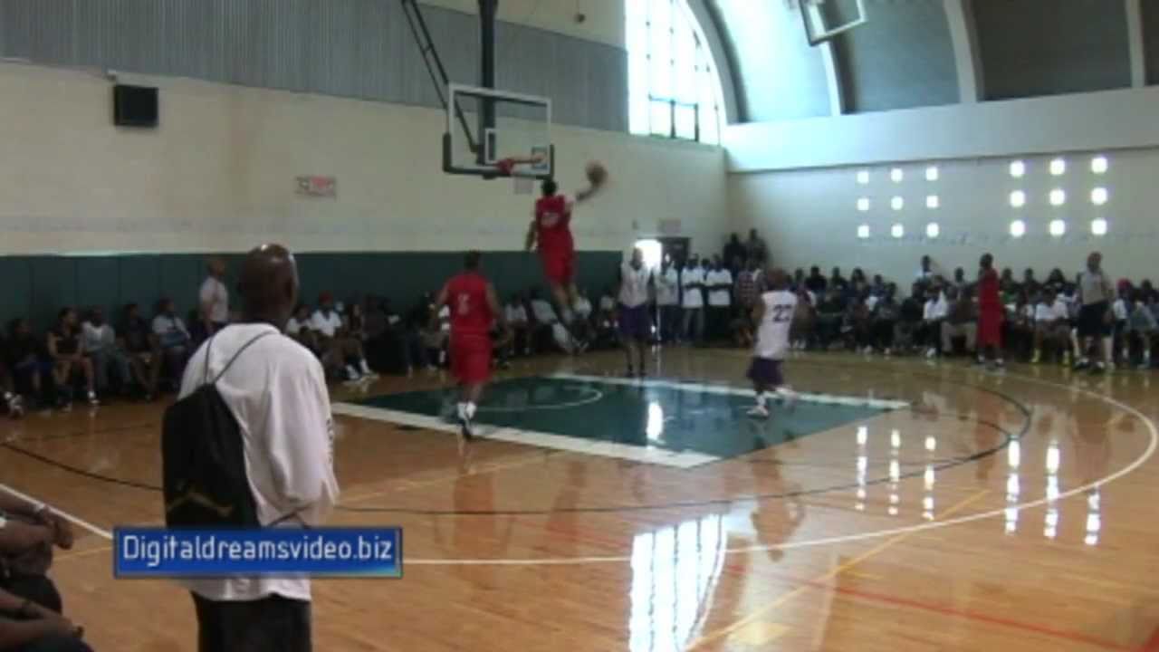 Chicago Bulls star DeMar DeRozan shines in second Drew League appearance of  the summer - ABC7 Los Angeles