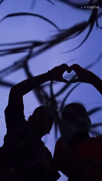 ini adalah tangan aku dan sahabat sejati ku ai love you 😍 sahabat ku
