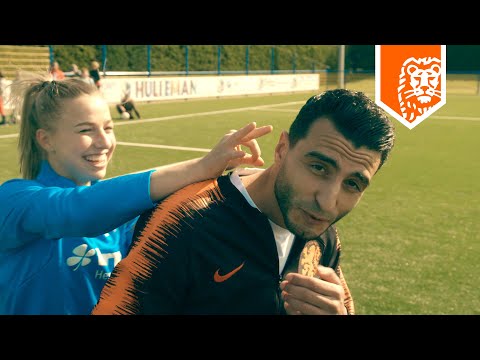 TOUZANI & DE ORANJELEEUWINNEN - JACKIE GROENEN