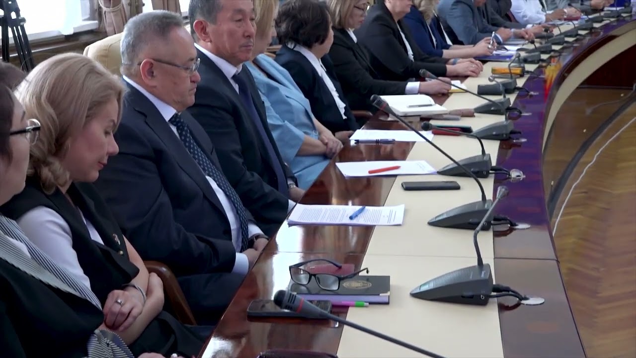 Замирбек Базарбеков провел онлайн совещание с местными судами