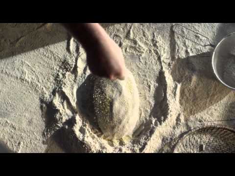 Video: Koks Yra Duonos Pavadinimas, Kurį Pagal Legendą Pagamino Vienuolis