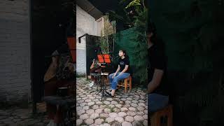 KESERUAN ACARA AKUSTIK RANUM KOPI #sia #unstoppable #siaunstoppable #cover #acoustic #akustik