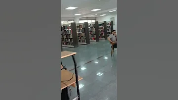 من داخل مكتبة كلية الطب بجامعة الأزهر الشريف بالقاهرة بنين تخصص عام انتظام 