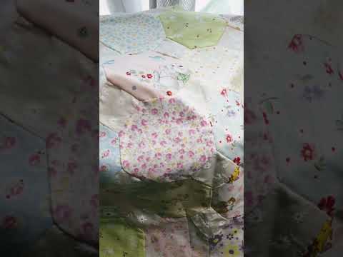 パッチワークキルト　オクタゴンのキルト オクタゴンのトップが完成！仕上げていきます - YouTube