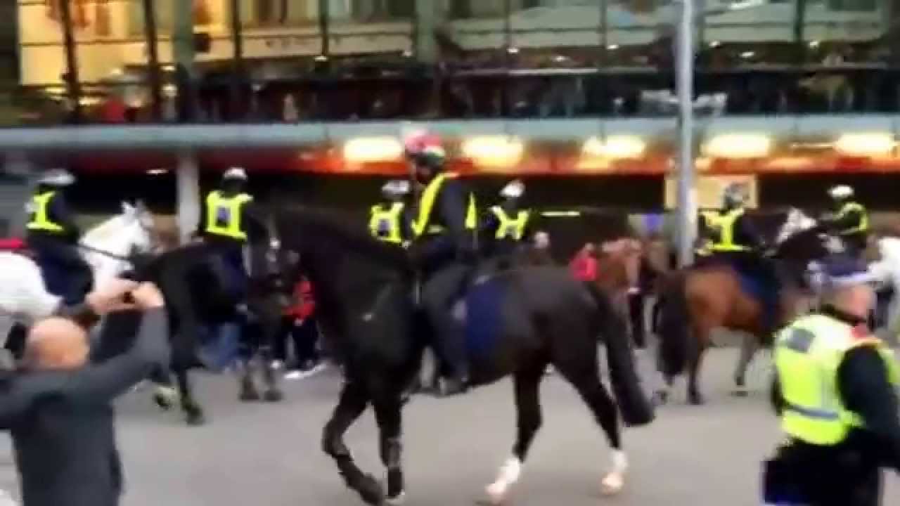 Arsenal fans fighting spurs fans - YouTube