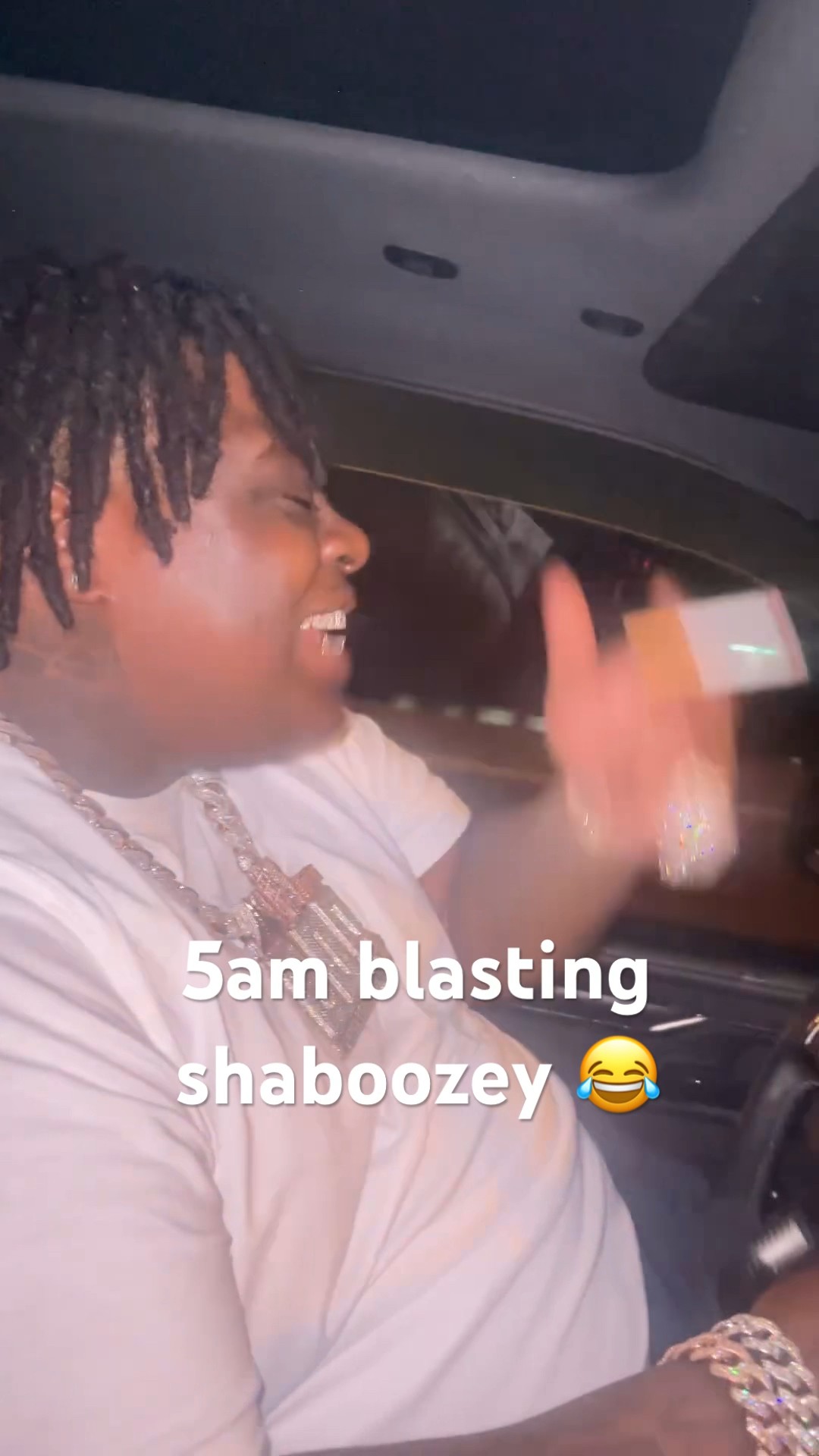 5am feeling good blasting Shaboozey ??