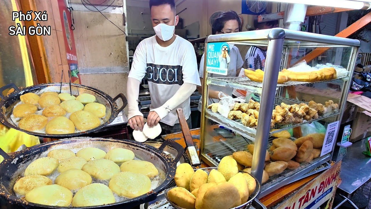 Độc đáo BÁNH TIÊU 50 năm gia truyền nức tiếng TÂN ĐỊNH nay khách vẫn tấp nập không ngớt