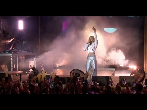 Видео: Юлианна Караулова - Угонщица (LIVE @ Будь с городом)