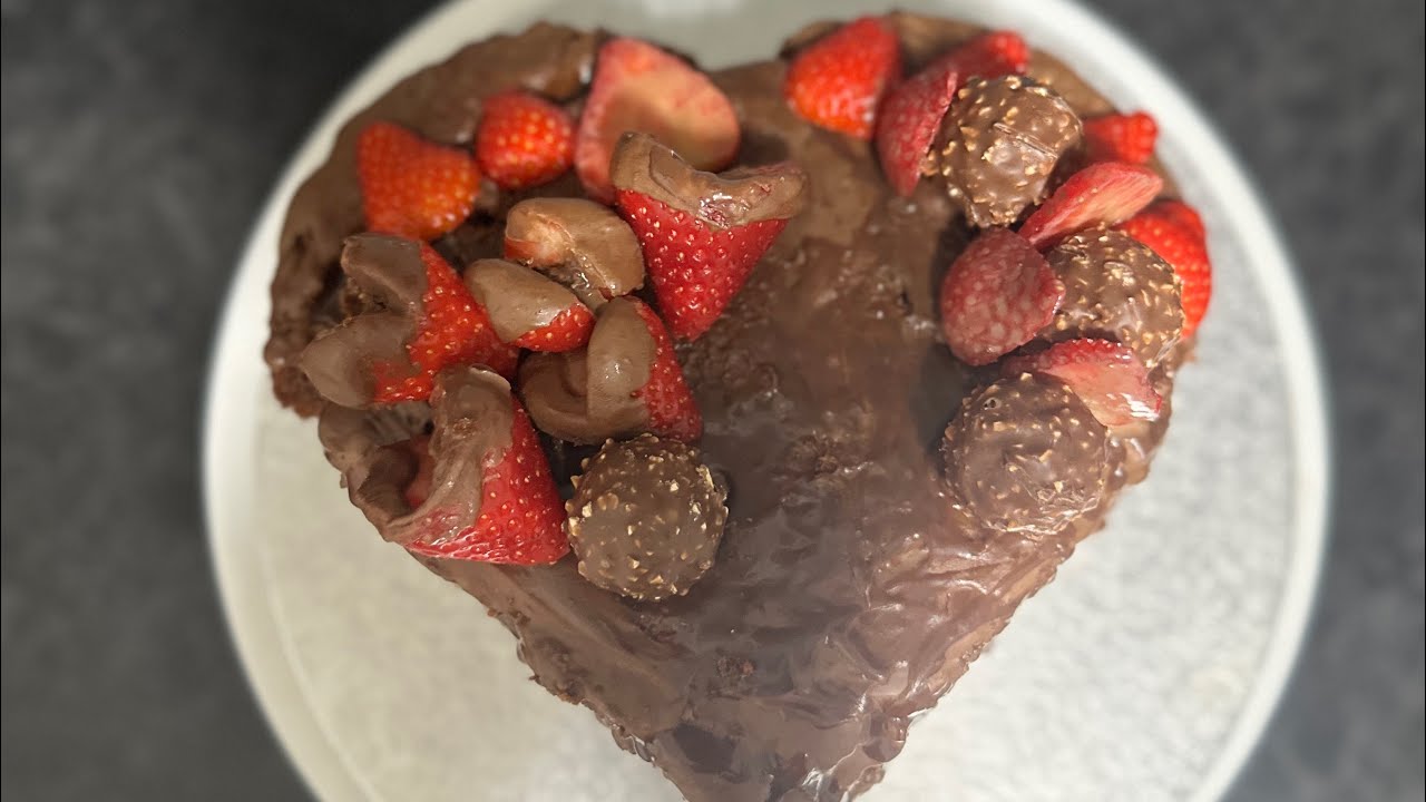 Valentine’s Day Cake- Heart Shaped Chocolate Cake ❤️💗💖