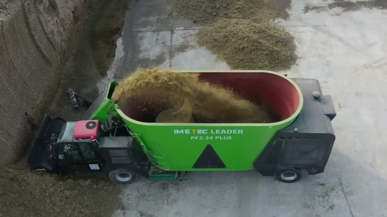 ‌IMETEC Self-propelled TMR Mixer