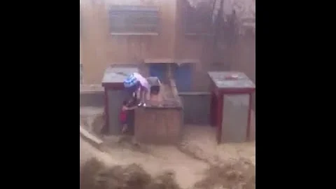 Flood in Northwest China Sweeps Away Two People - DayDayNews