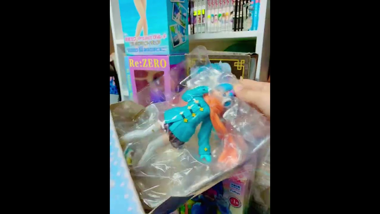 Rem and Ram unboxing figures