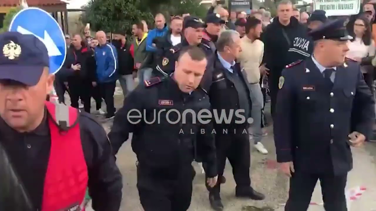 Mos prek me dorë! Po i pijnë gjakun këtij populli! Momentet nga protesta e banorëve në Divjakë