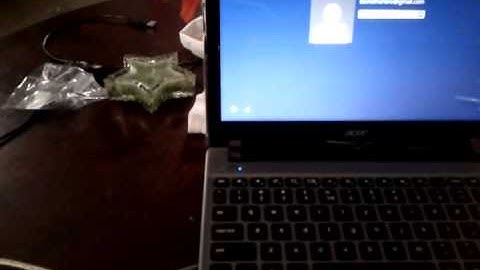 Acer c710-2055 running Win8.1 and Ubuntu dual boot