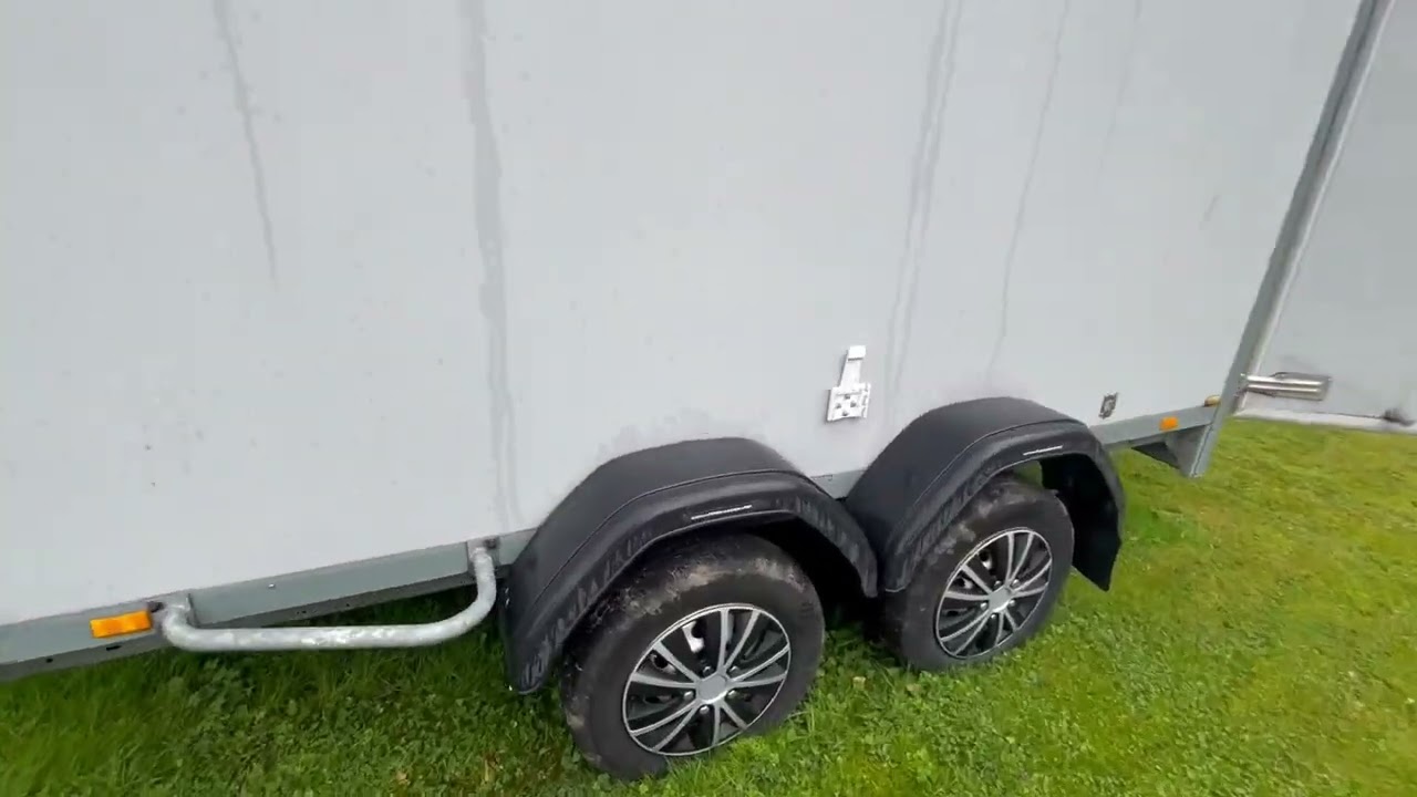 Släp med transparent tak BRENDERUP 7300TB