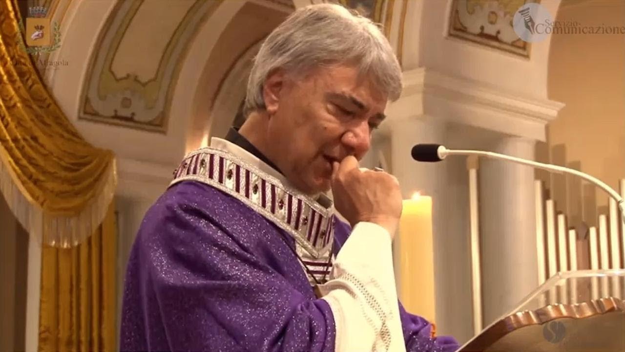 Funerali CARBONARO, il cardinale Battaglia commosso: 