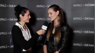 OLOOK entrevista as tops Ana Beatriz Barros e Izabel Goulart no SPFW