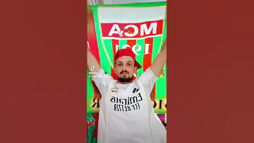 الحمام مع نسر ميحلق 