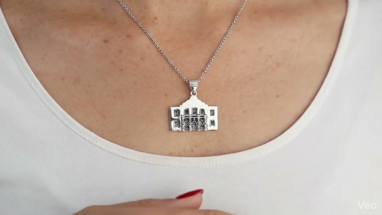 ALAMO PENDANT NECKLACE VIDEO