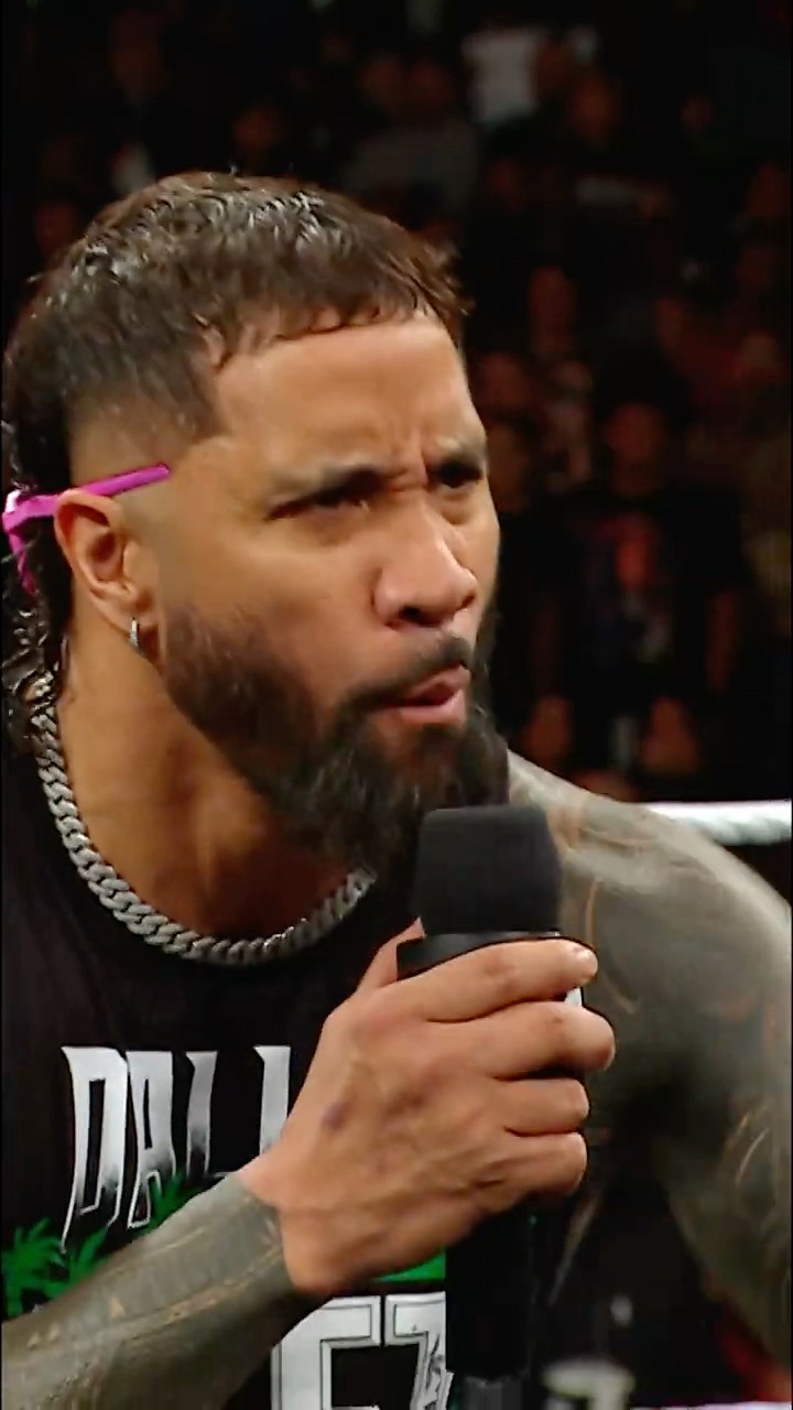 Will Jey Uso leave #SNME as the new World Heavyweight Champ??? ? #RawOnNetflix #WWERaw